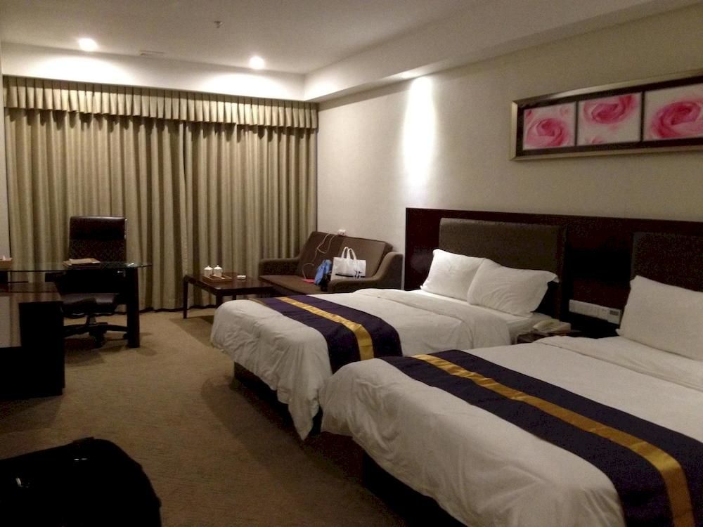 Zhuhai Platinum Holiday Hotel Экстерьер фото