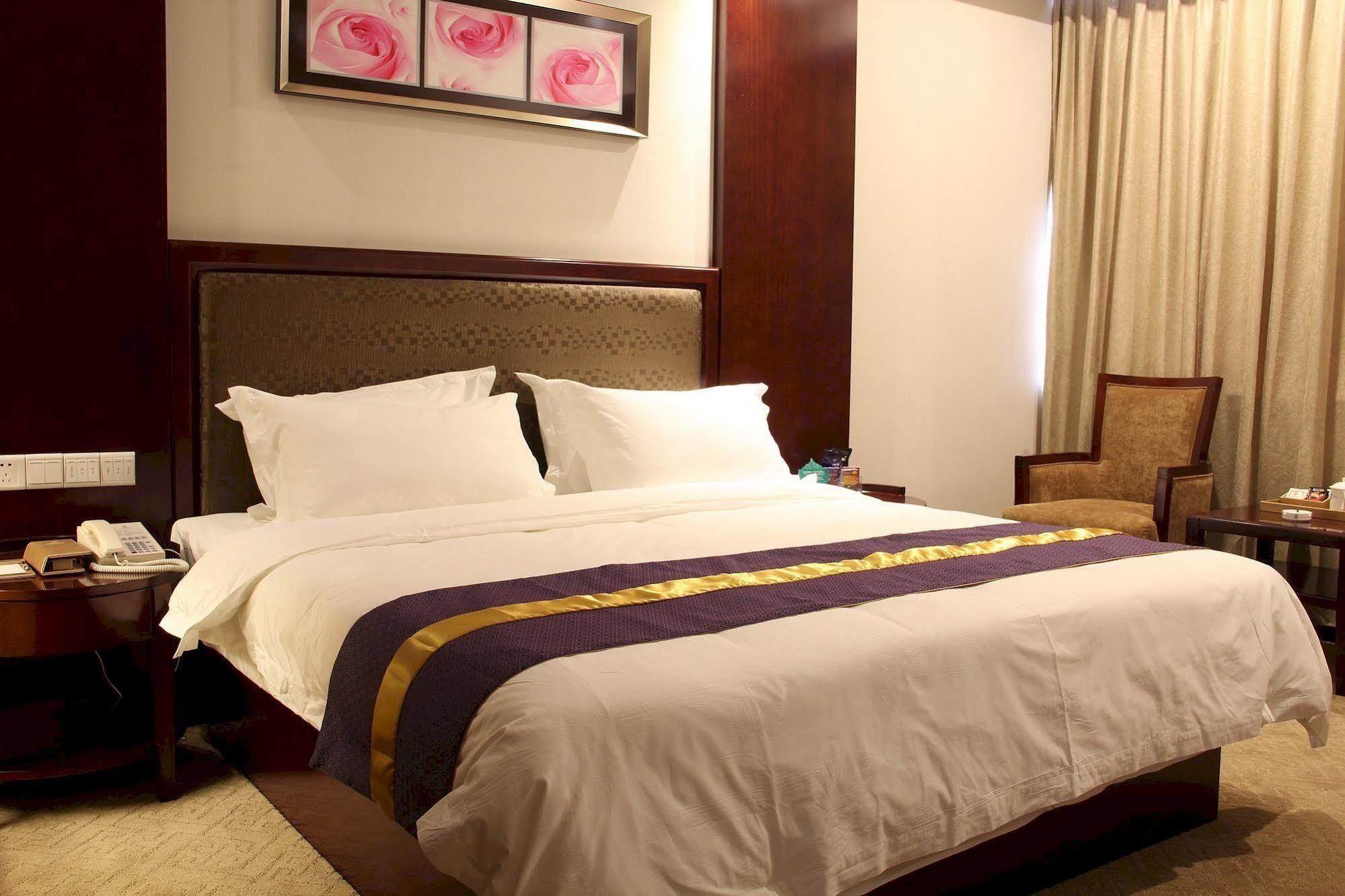 Zhuhai Platinum Holiday Hotel Экстерьер фото