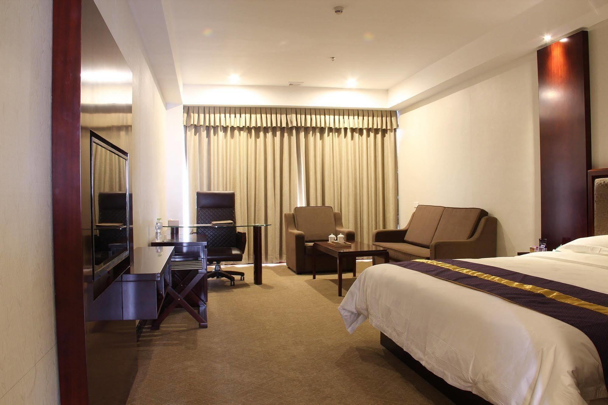 Zhuhai Platinum Holiday Hotel Экстерьер фото