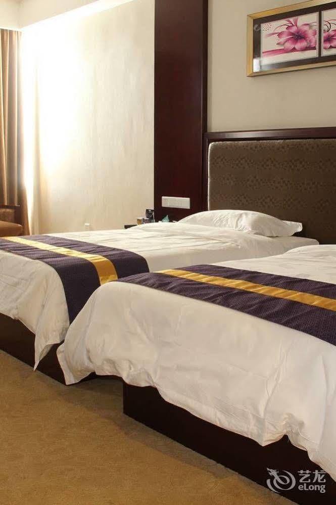 Zhuhai Platinum Holiday Hotel Экстерьер фото
