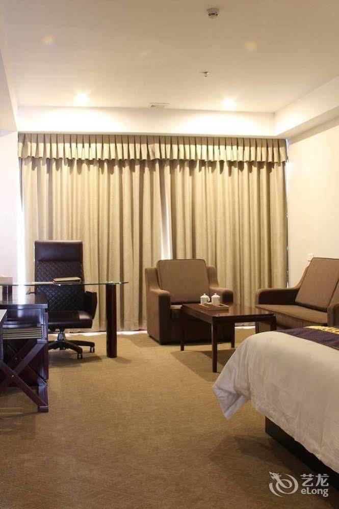 Zhuhai Platinum Holiday Hotel Экстерьер фото